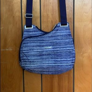 Baggallini Blue Crossbody 5 pocket style